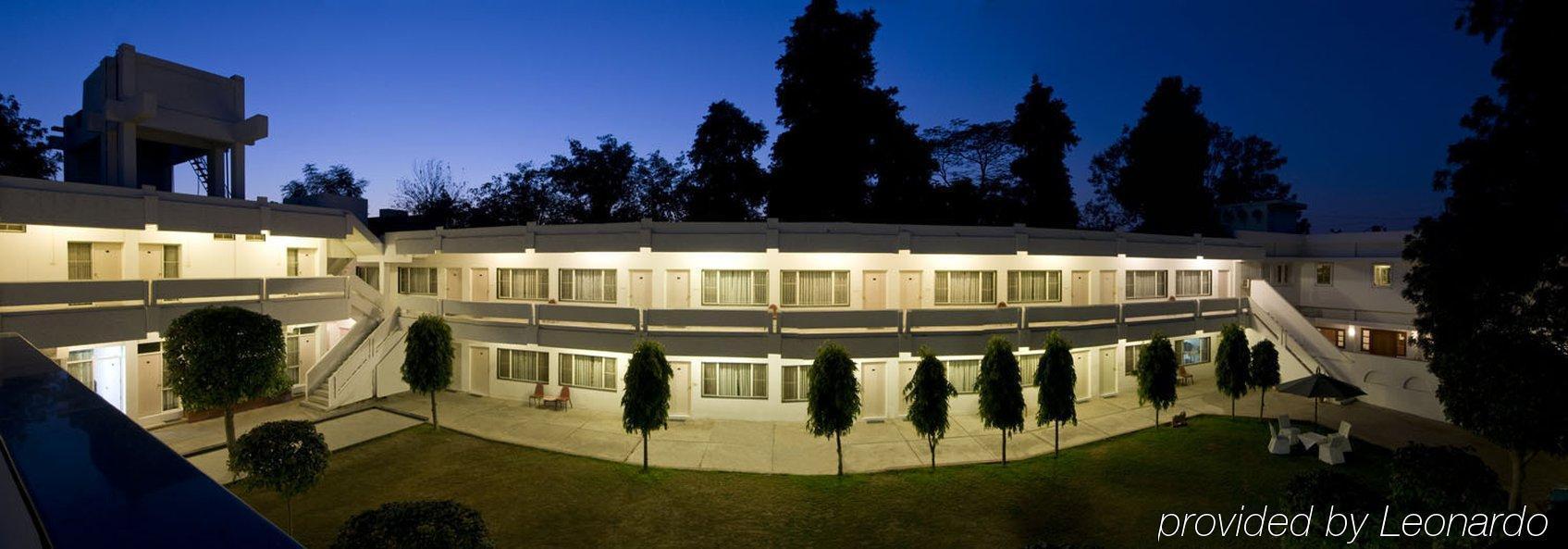אגרה Grand Hotel מראה חיצוני תמונה