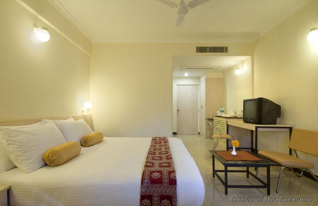 אגרה Grand Hotel חדר תמונה